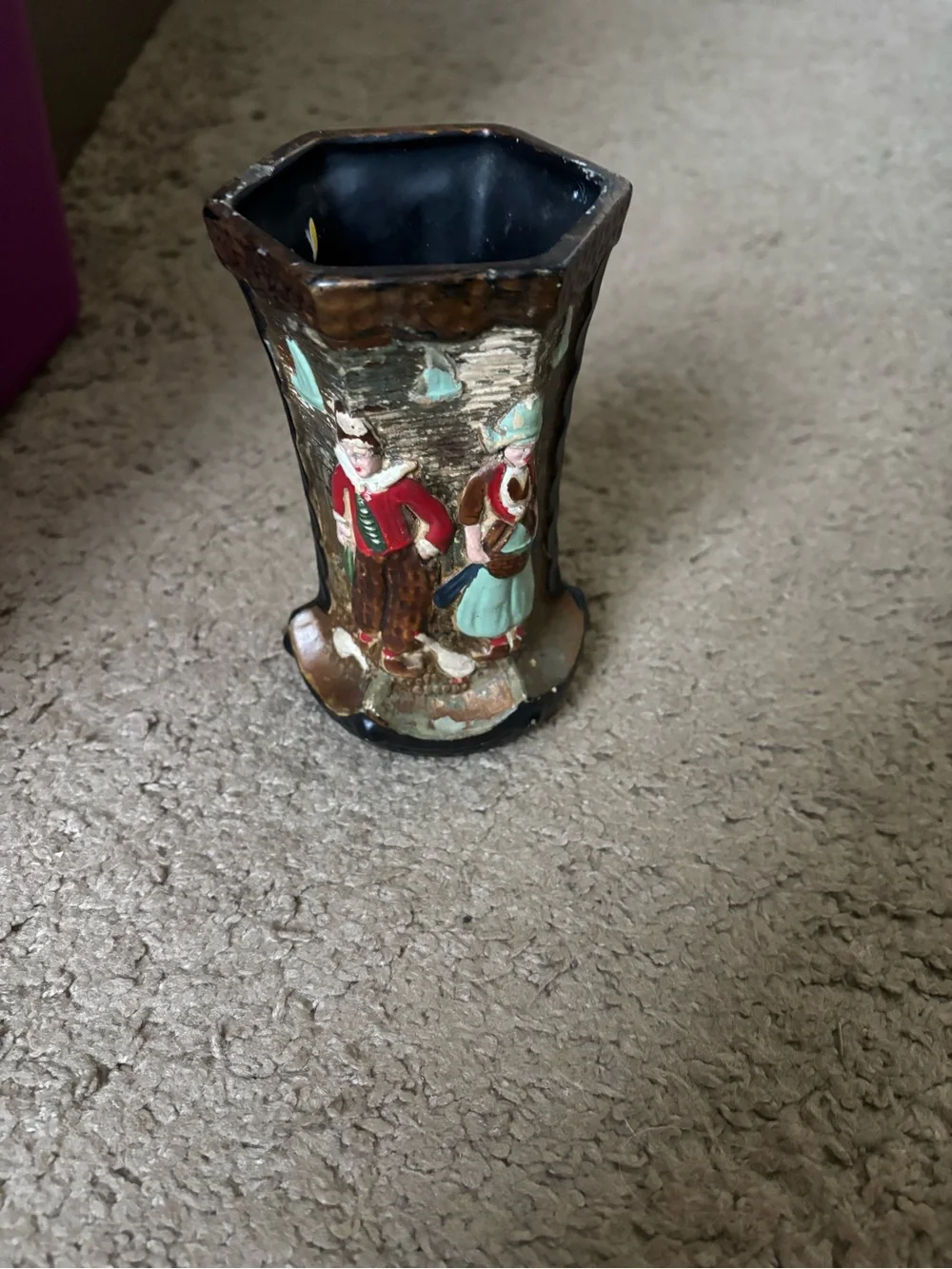 Vintage-Inspired Decorative Hex Vase in Black and Brown